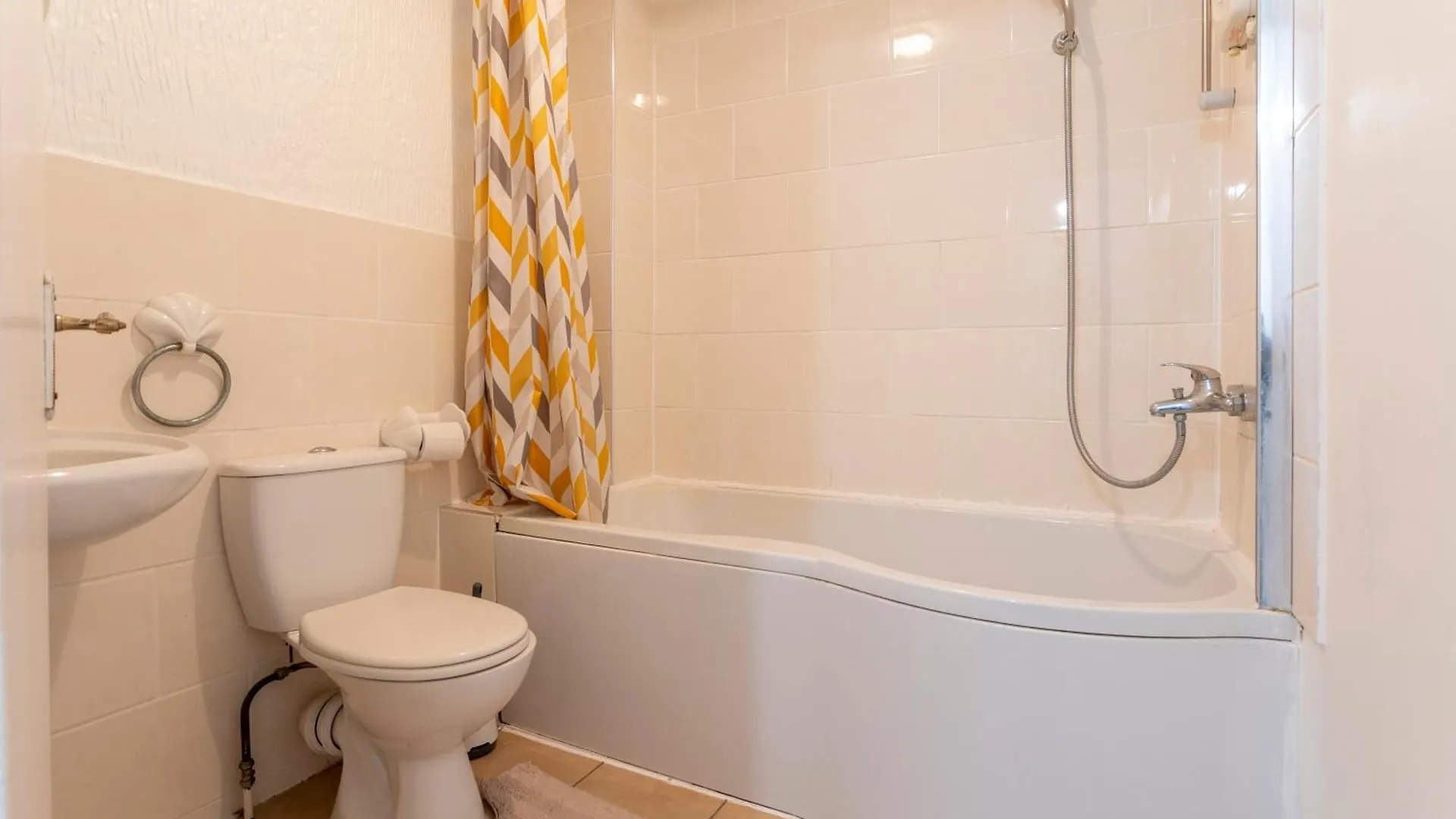 Cosy Home By Excel Centre & City Airport London 0*,