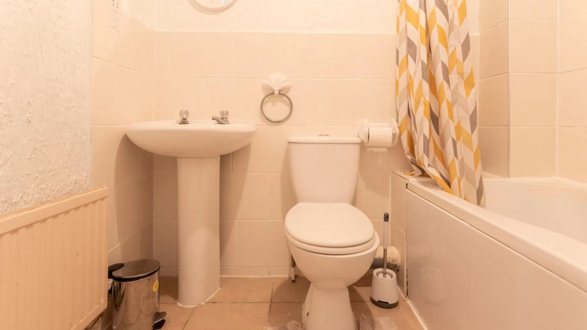 Cosy Home By Excel Centre & City Airport London Apartment
