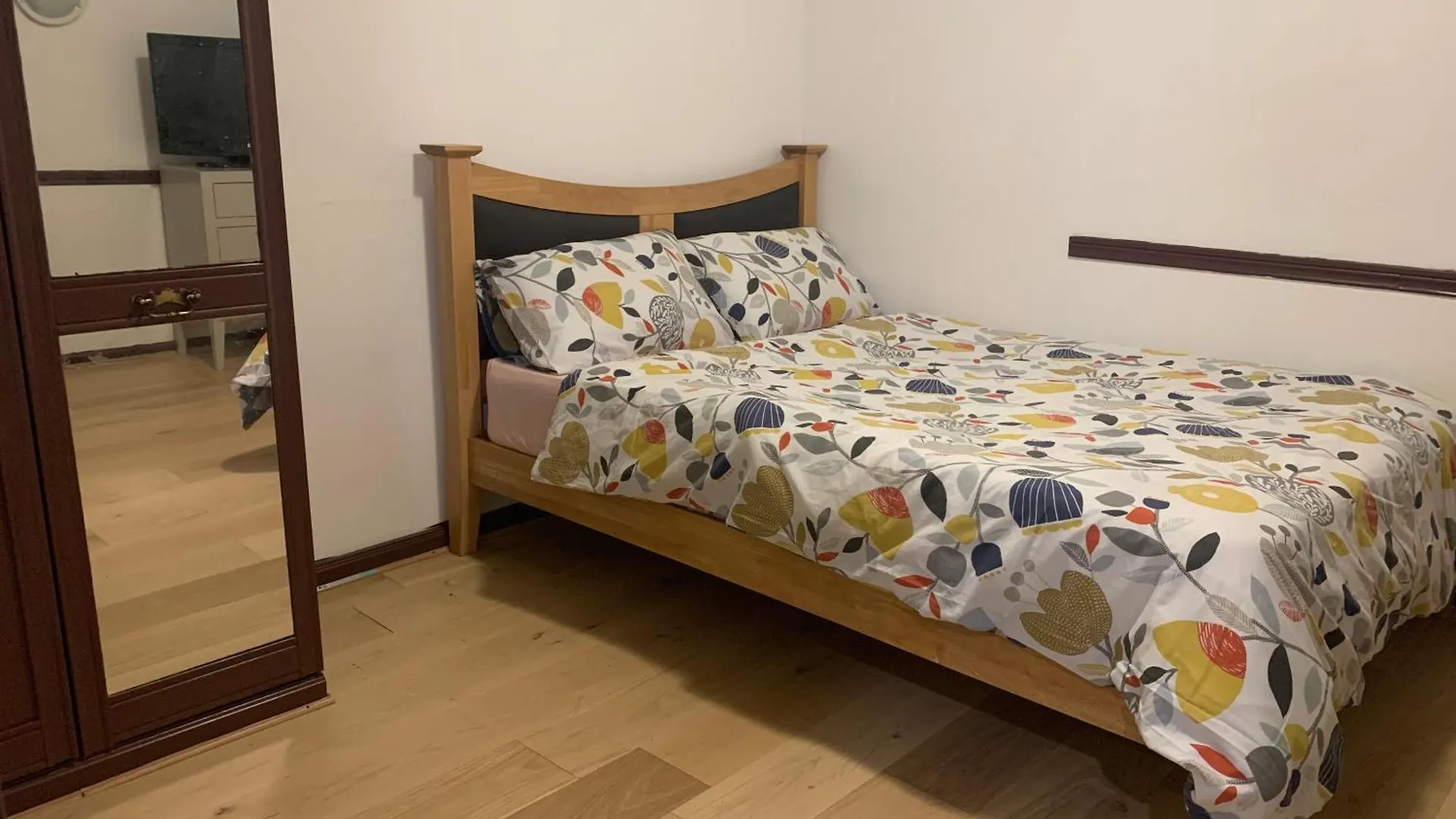 Cosy Home By Excel Centre & City Airport London Apartment